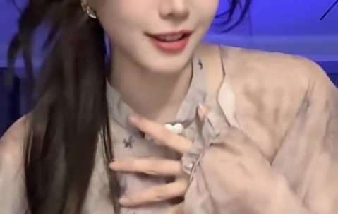 驼子姐你别这样！主持骆歆分享视频：点评一下 这九万字丝滑不