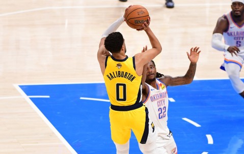 ?韦德：搞件球衣找哈利伯顿签名去 他真TMD是个超级巨星