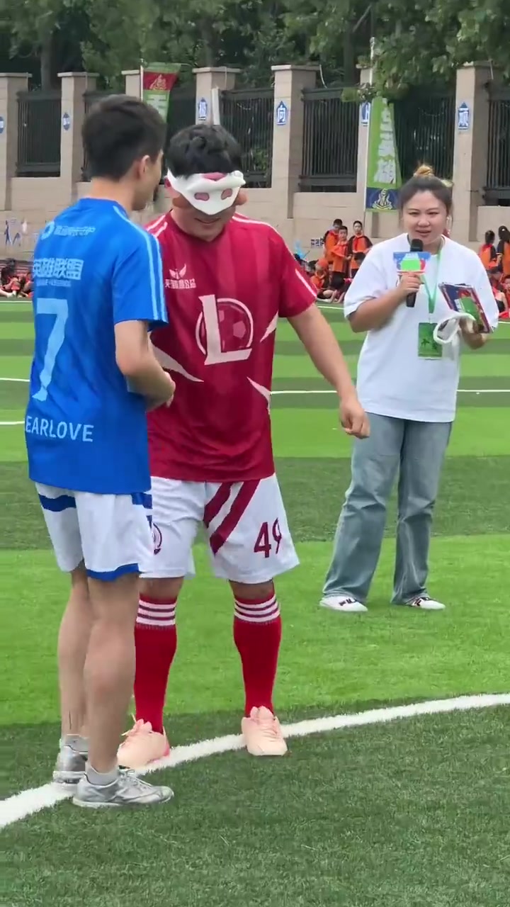 EDG分享公益活动Vlog：Uzi和明凯一起，助力乡村青少年成长